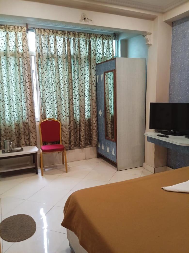 Hotel Tushar Πούνε Εξωτερικό φωτογραφία